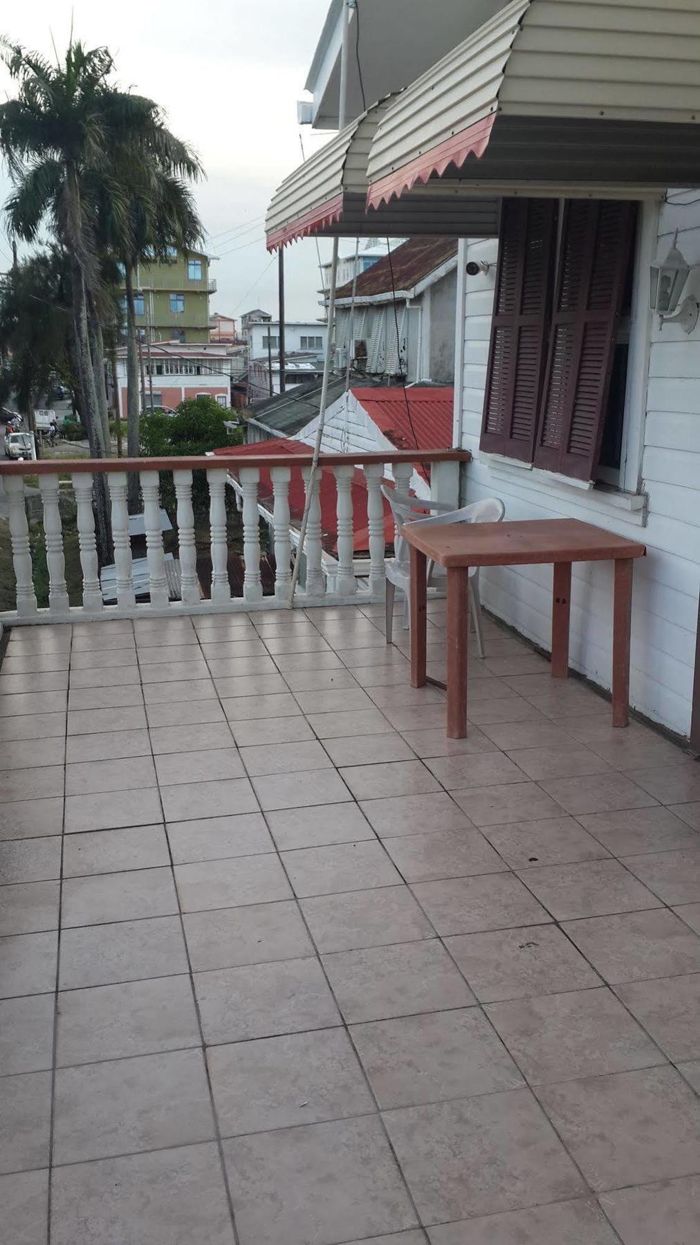 Julian Guest House Джорджтаун Екстериор снимка